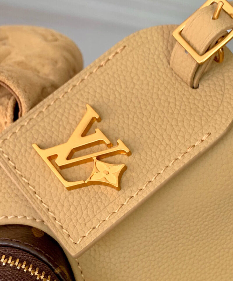 Louis Vuitton Hobo Cargo M12697 Khaki